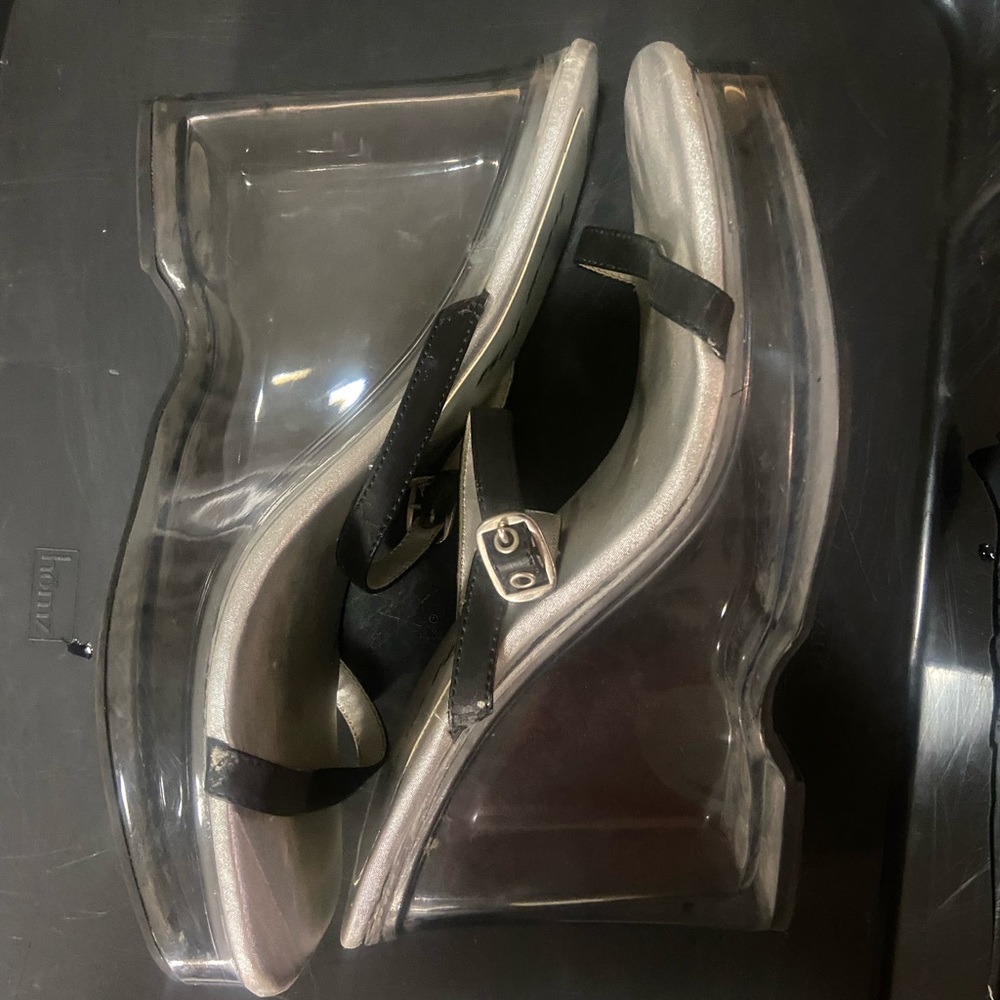 Bee Fly Wedge Clear Sandals 7.5 View 2